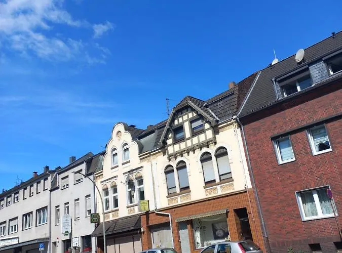 Проживание в семье Duisburg-Living *
